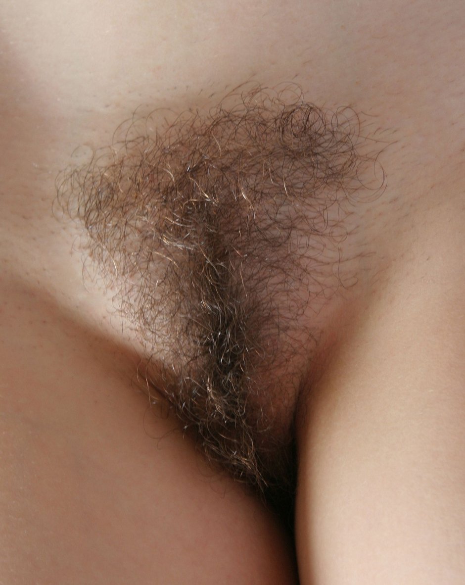 Girls with hair on the pubis
