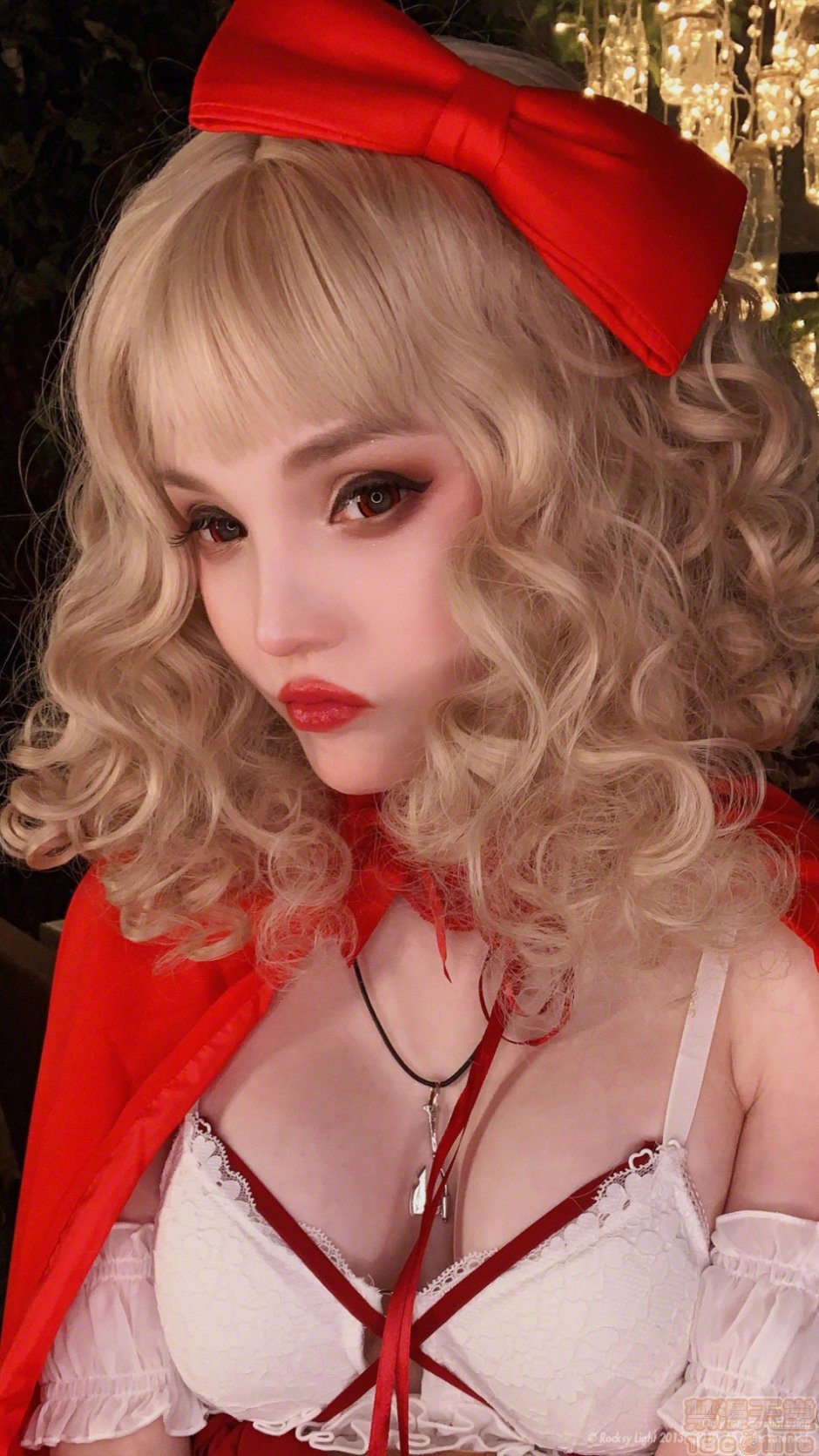 Rocksy Light Red Red Riding Hood