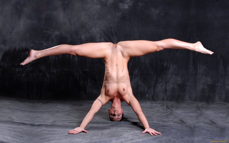 Erotic dances of girls