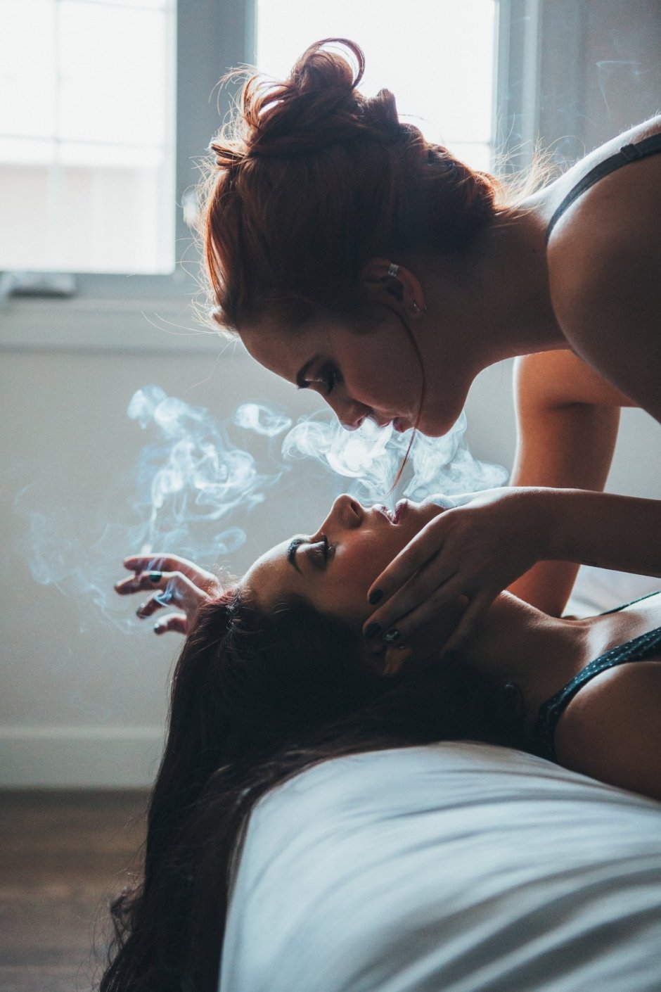 Barbara Palvin lesbian kiss