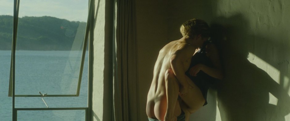 Naomi Watts hot scenes cruel