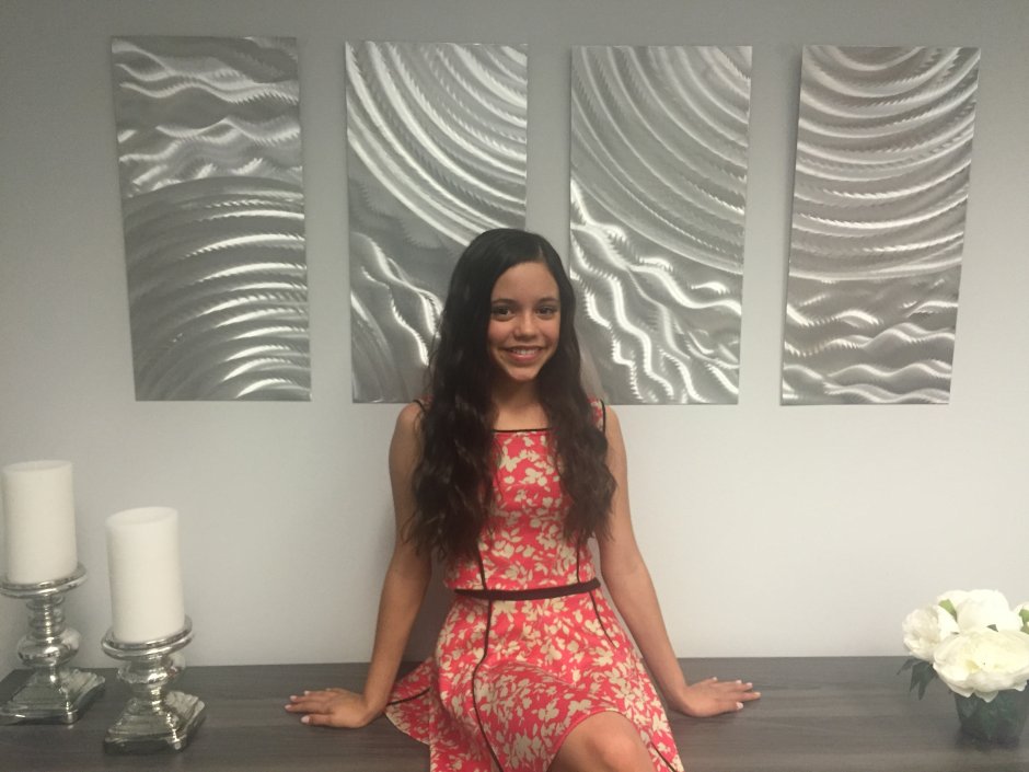 Jenna Ortega outfits