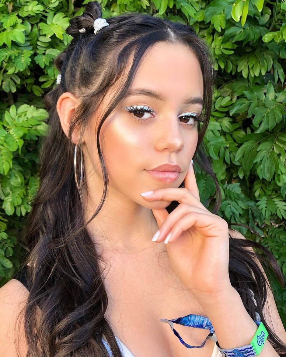 Jenna Ortega Tight