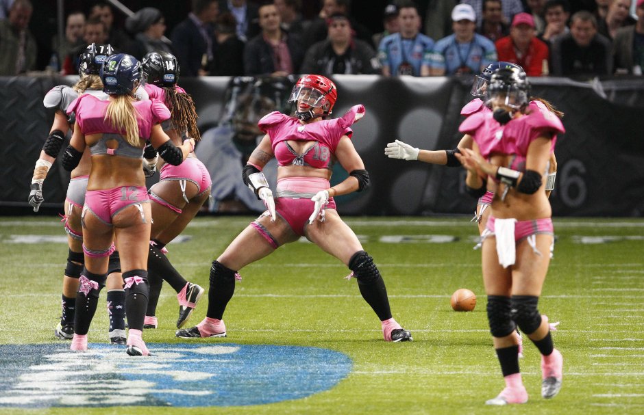 American football Women's league in underwear