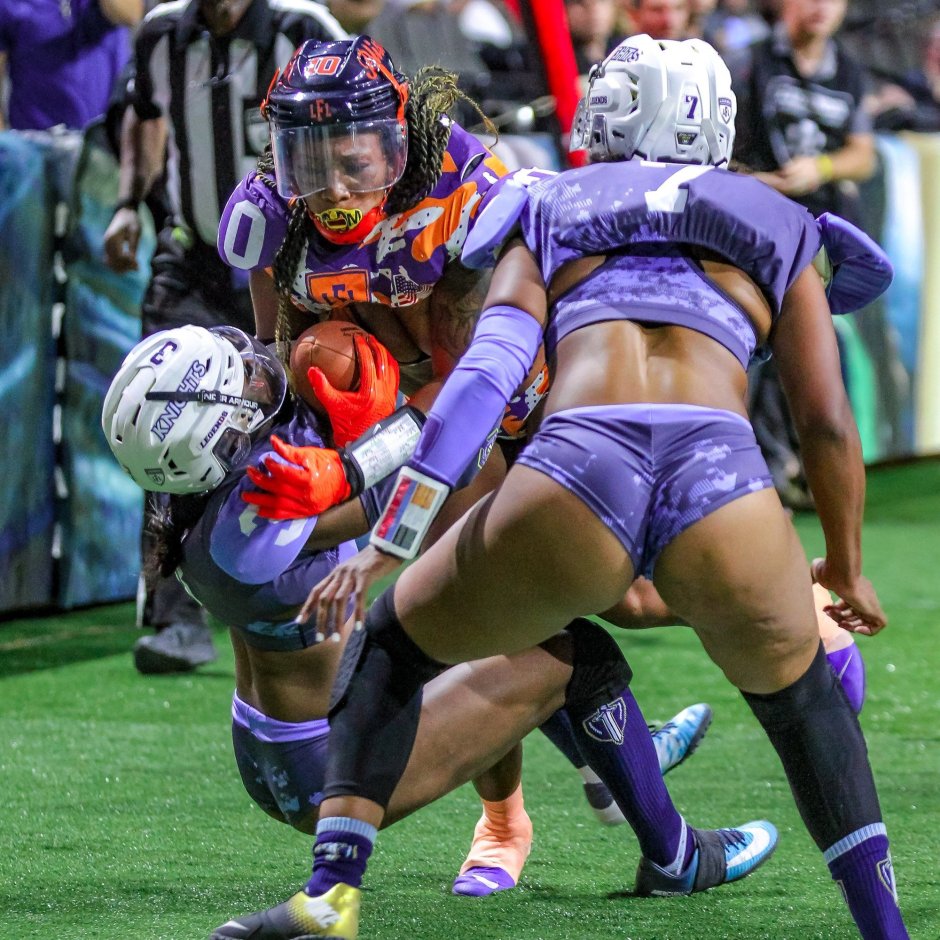 American women's football piquant