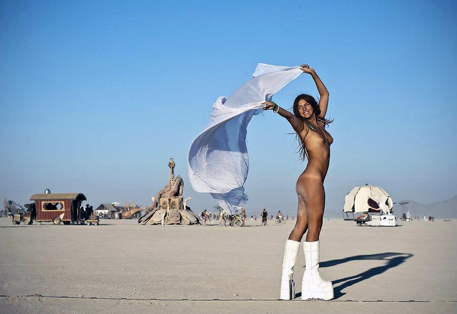 Festival Berning Menhm naked