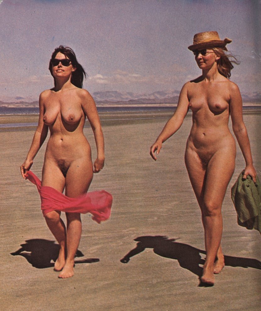 Naked women with acwalang