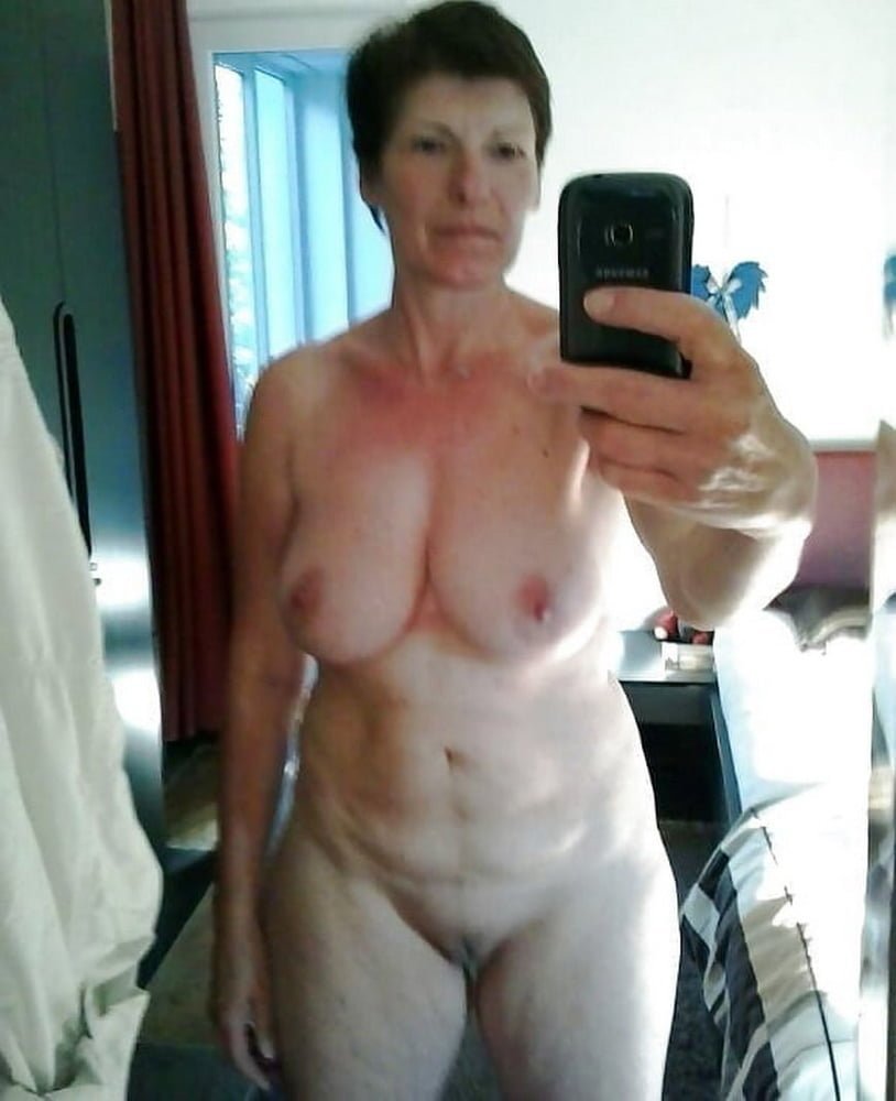 Women aged nude selfie