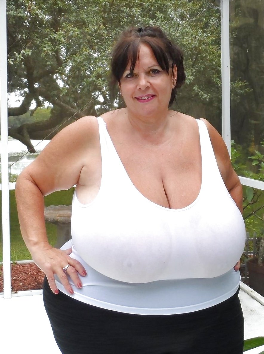 Naked mature bbw amateur