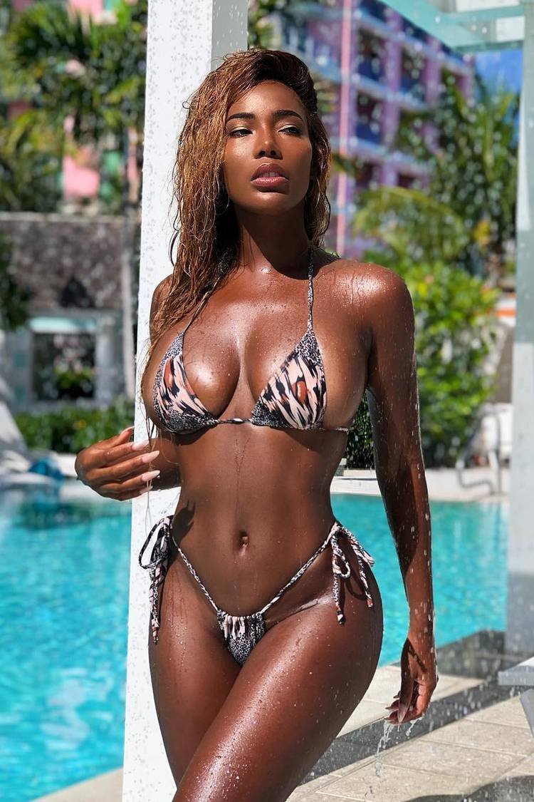 Monifa Jansen Bikini