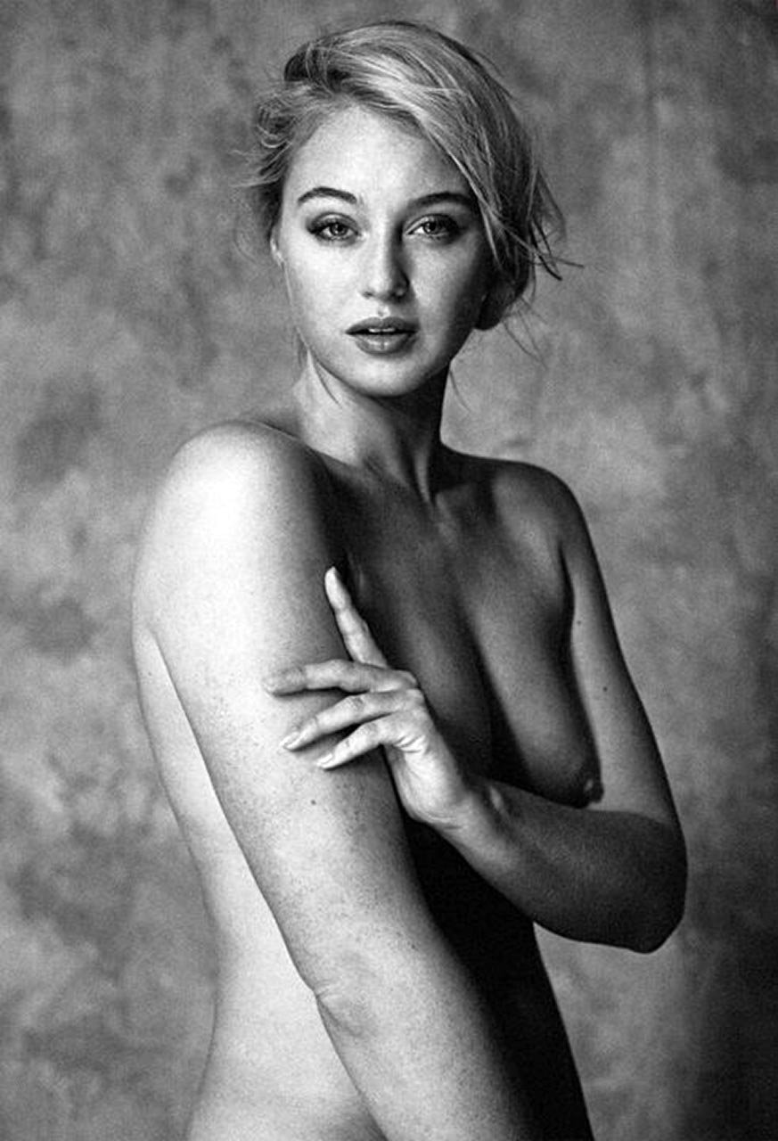 ISKRA LAWRENCE NUDE