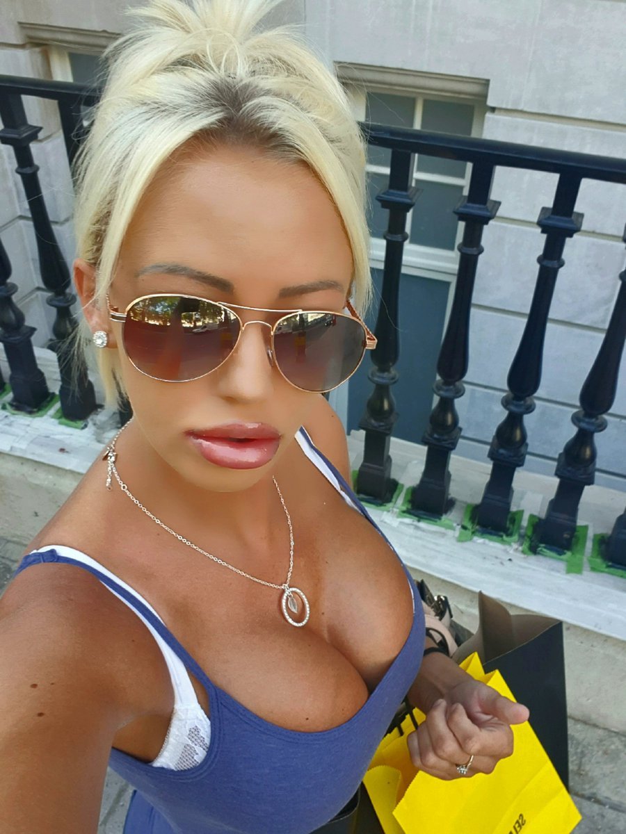 Kerrie Lee Nude