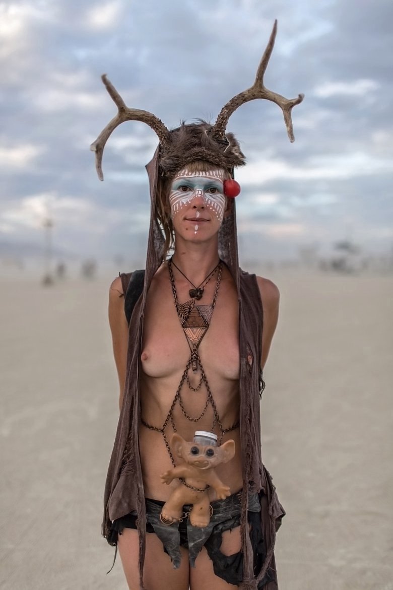 Berning Meng festival Nude