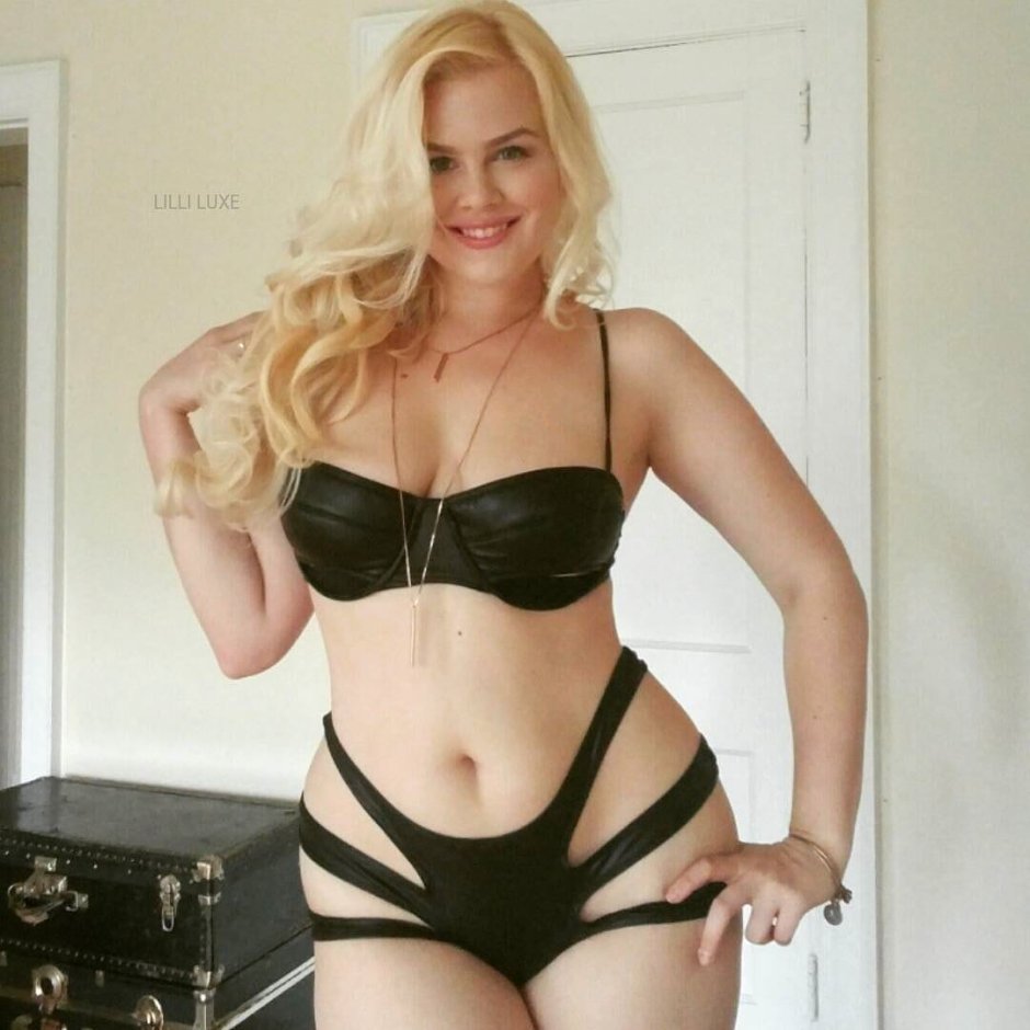 Samantha 38G with Lizbianka