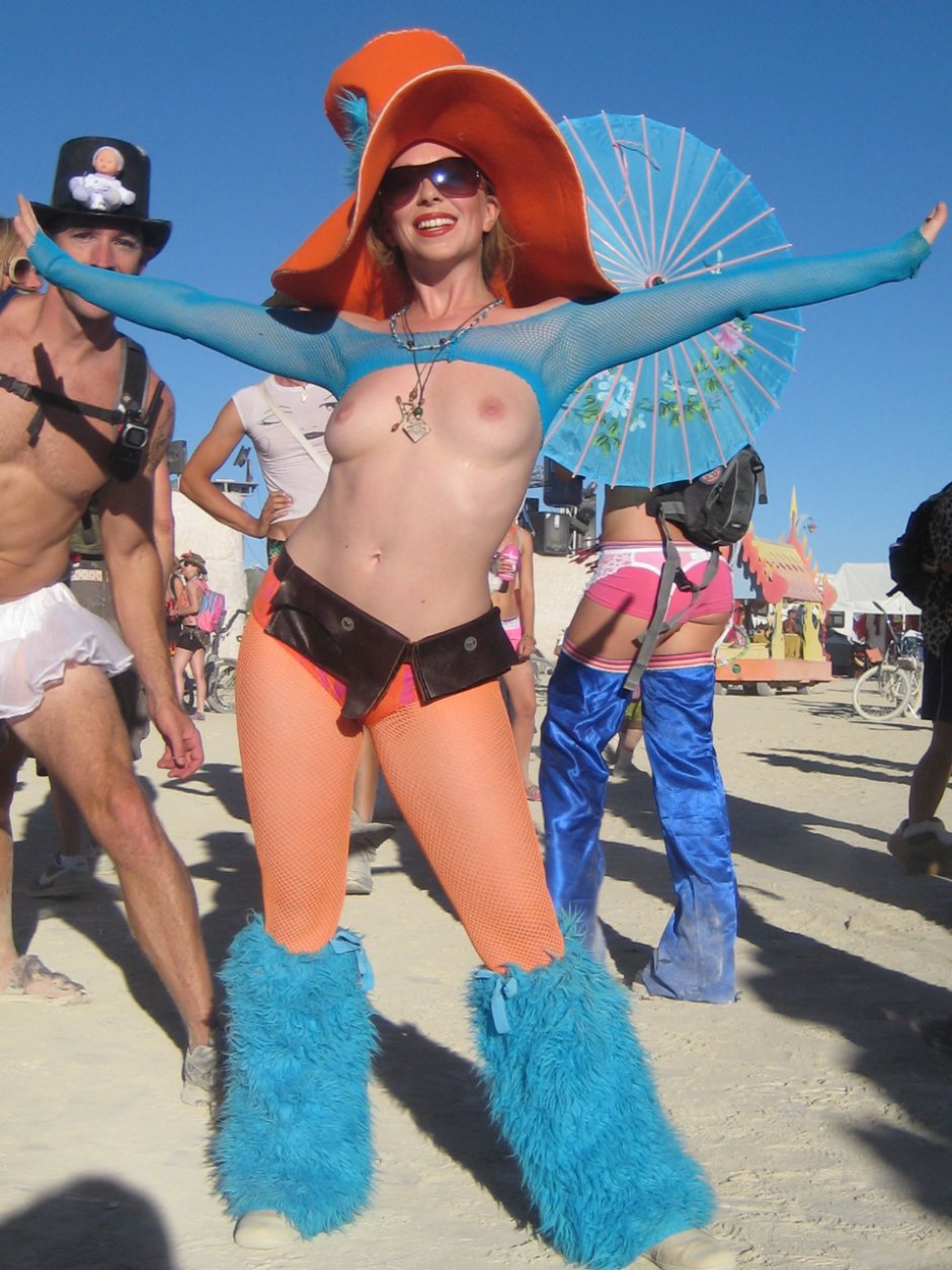Berning Meng festival Nude