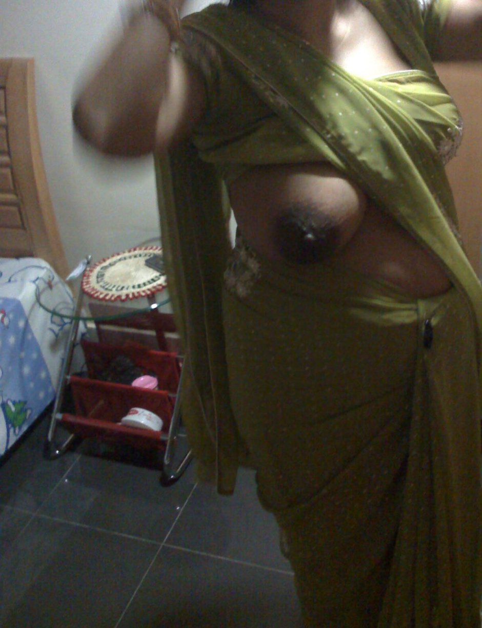Mini Richard Hot in Saree