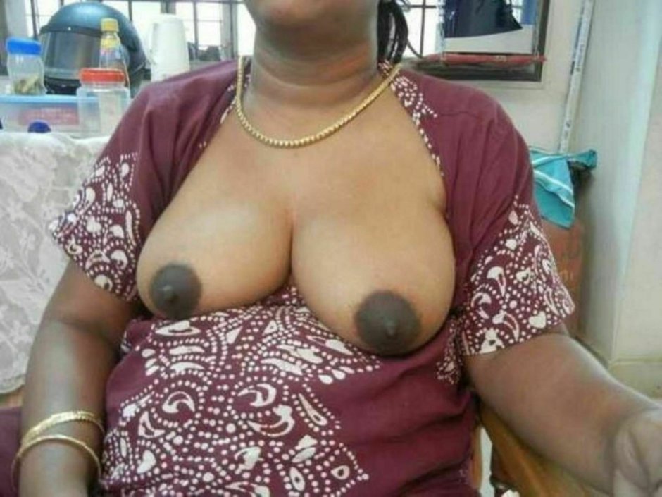 South Indian Bhabhi Getting Boobs Pressed