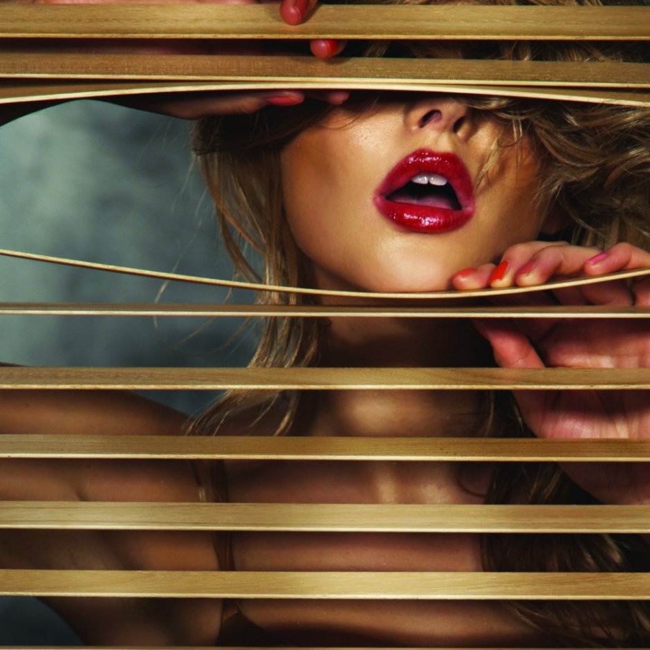 Blinds Girl