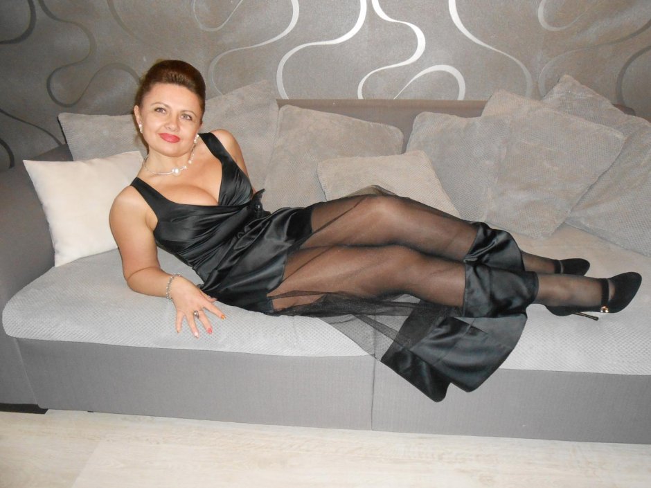Mature blonde in Privat Bong