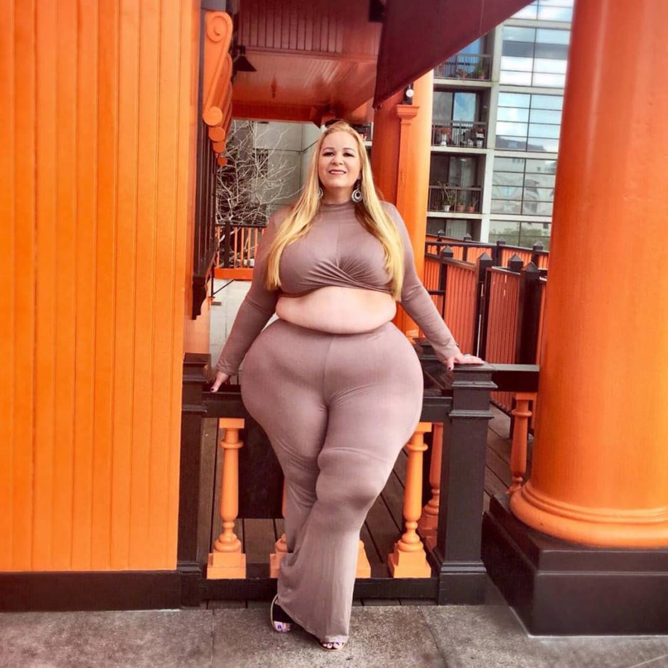 Mature chubby blondes