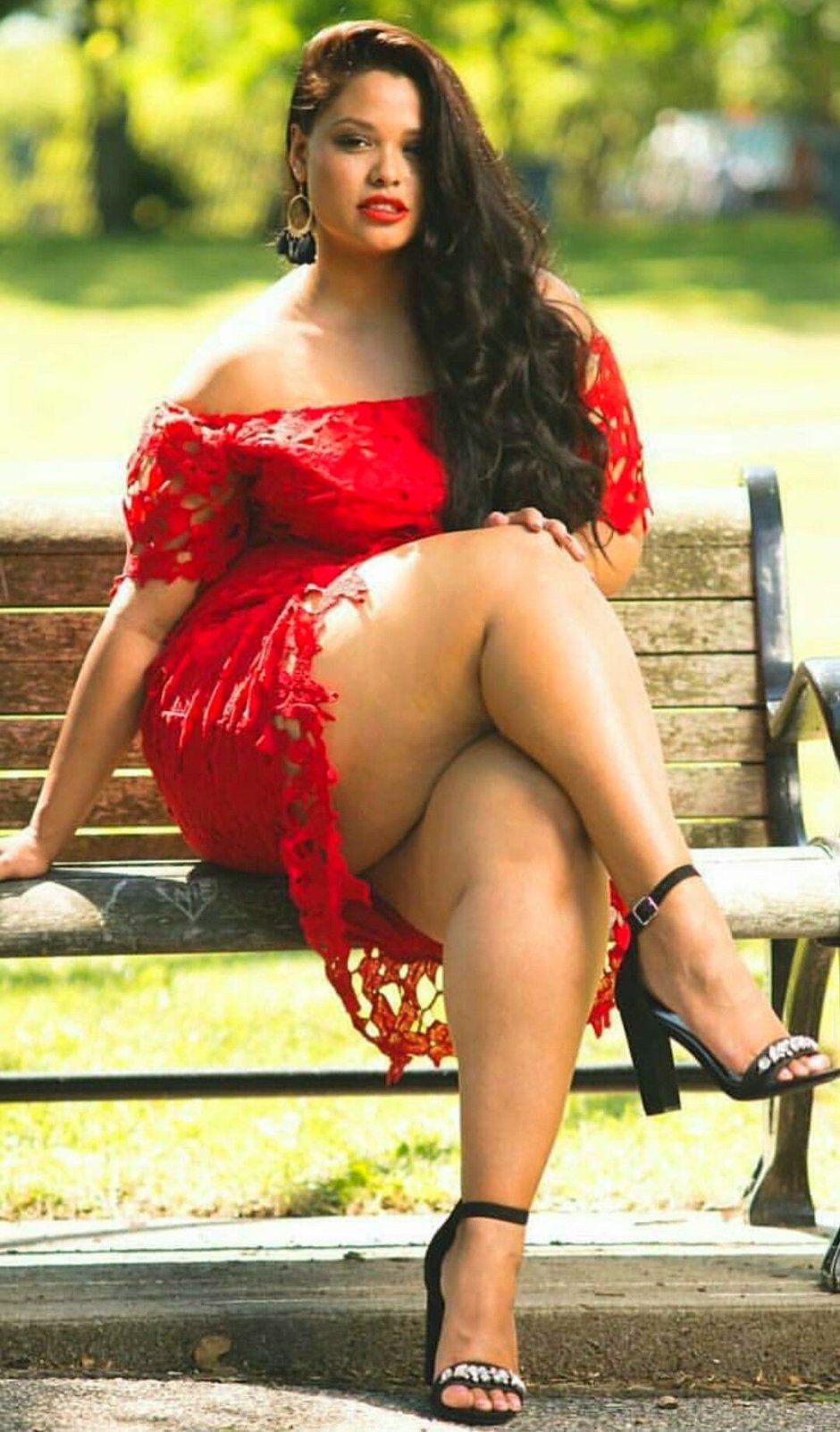Wide hips and buttocks