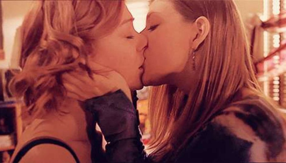Lesbian kiss
