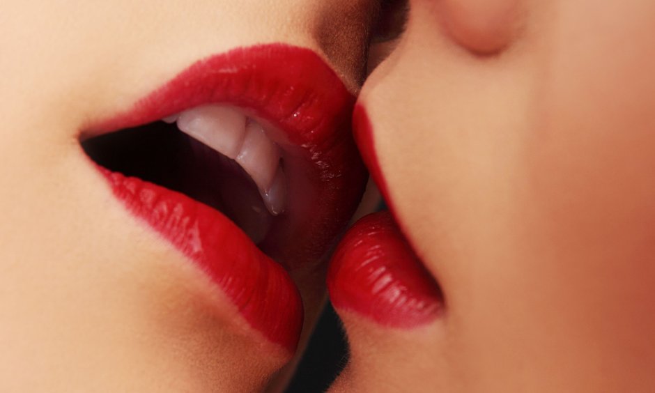 Kiss only lips