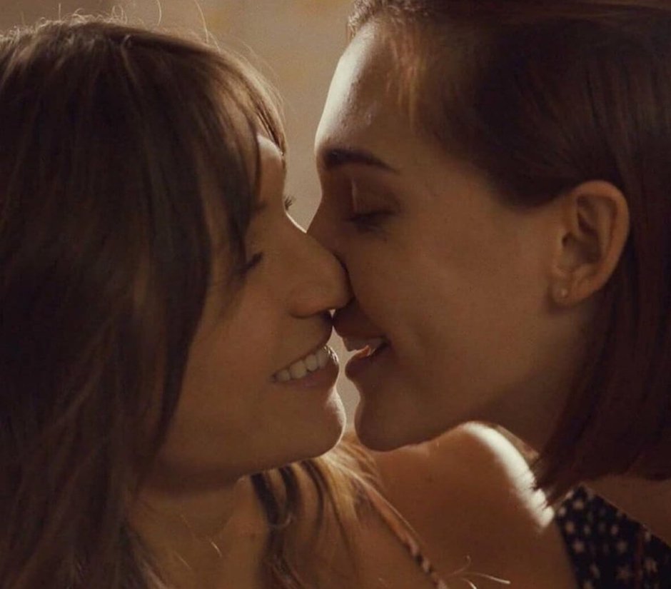 Sandra Bullock lesbian kiss