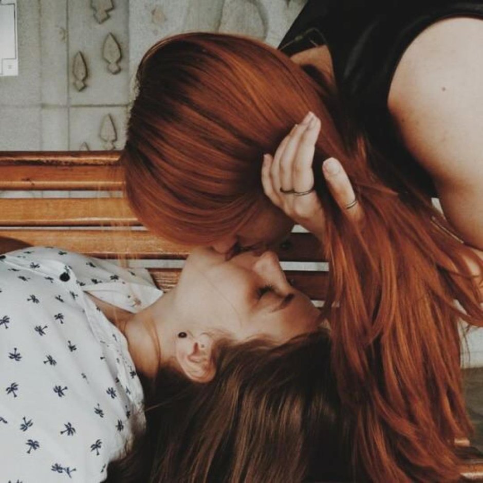 Riverdale Arta Betty and Veronica Kiss