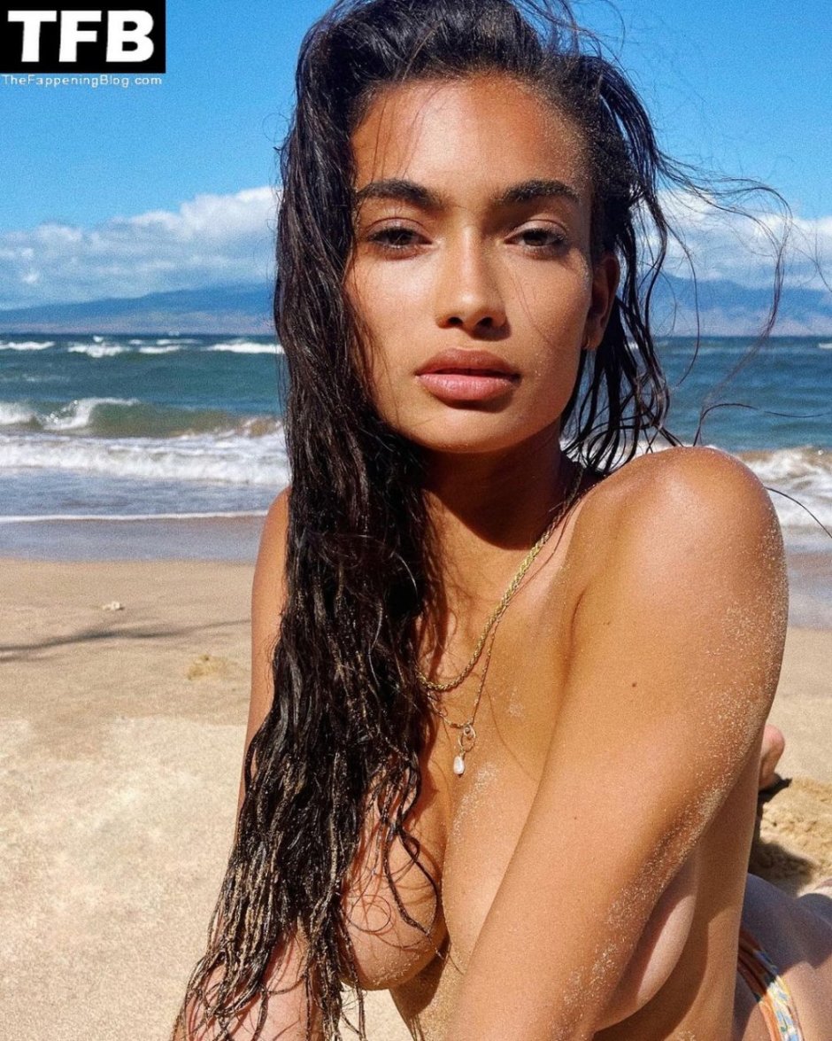 Kelly Gale Model Golaya