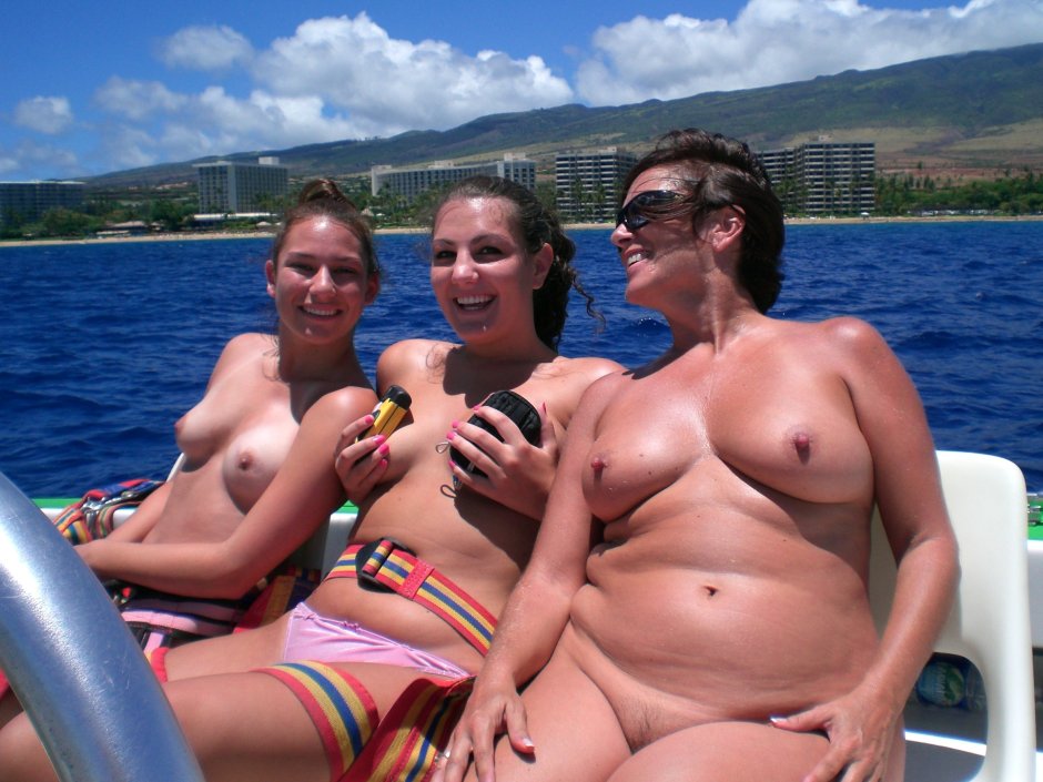 Naked mature bbw in nature