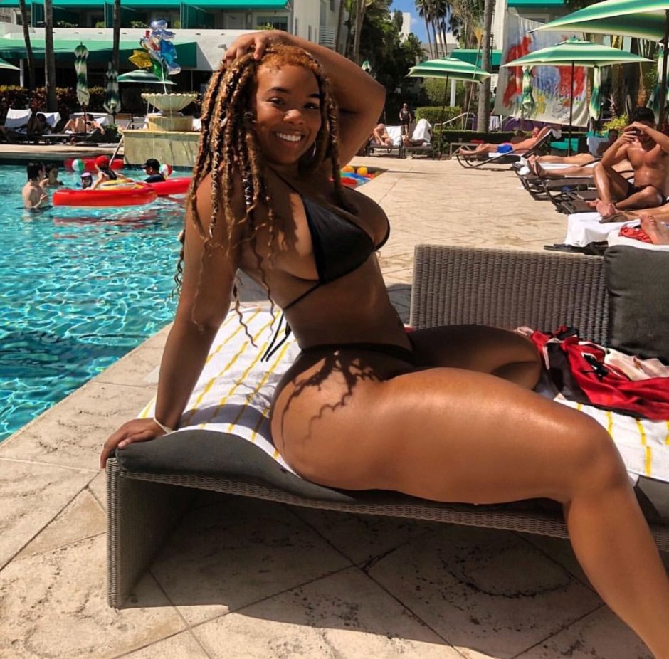 Model Ravie Loso
