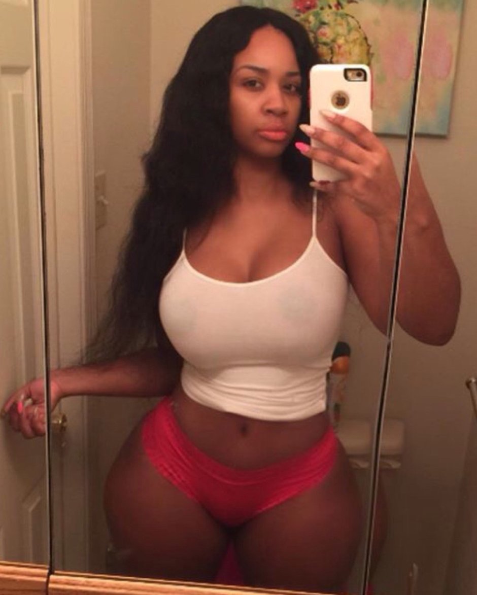 Hips Selfie