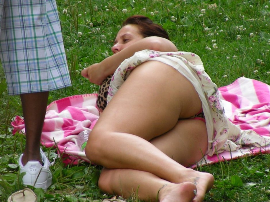 Bbw without panties in nature