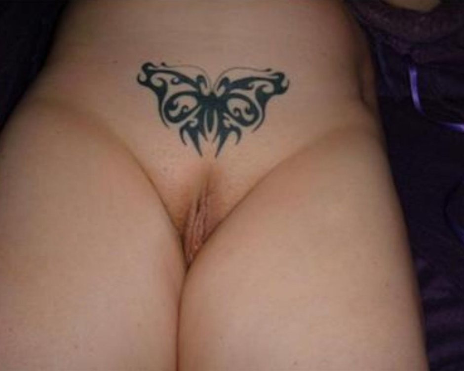 Tattoo peak lady for girls on the pubis