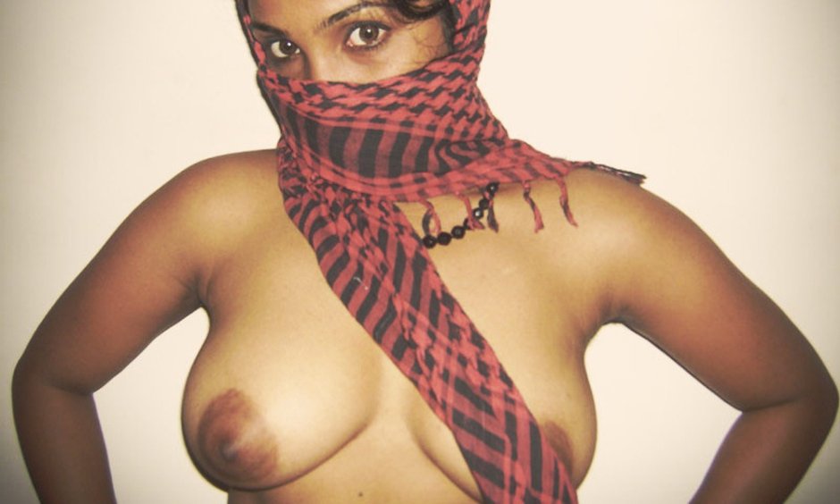 Naked Arab girls