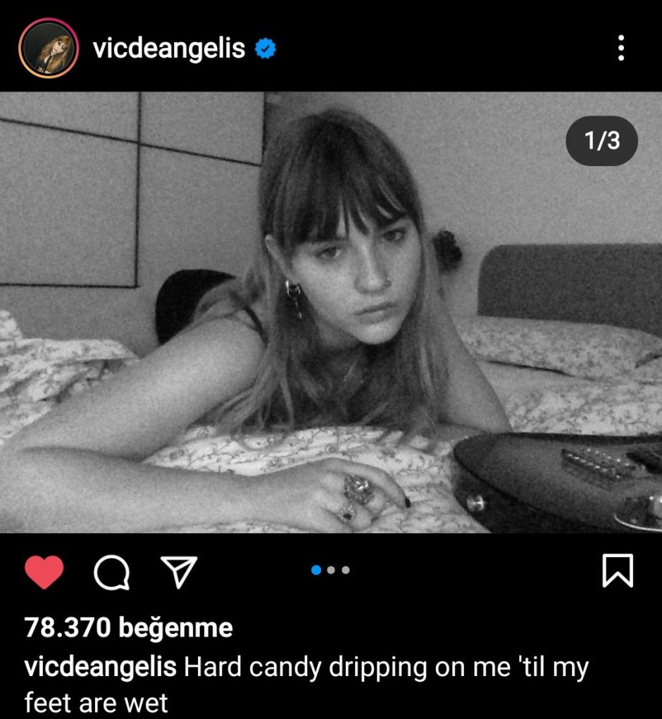 Victoria de Angelis photo
