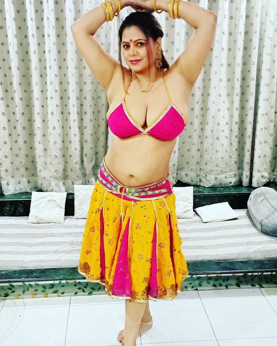 Sapna Bhabhi Hot