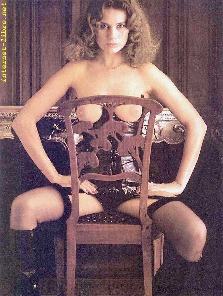 Corinn Clery film striptease