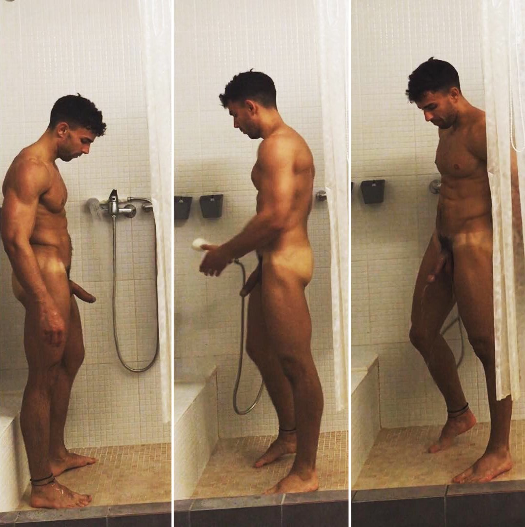Voyeur Shower Nude In Black - Men Public Shower - 71 porn photo