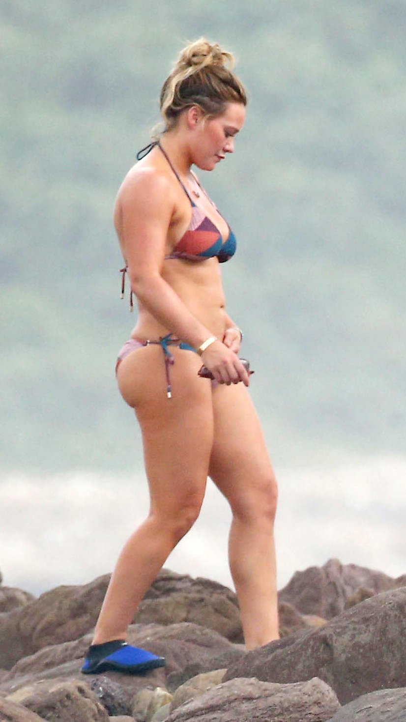 Hilary Duff Pop beach