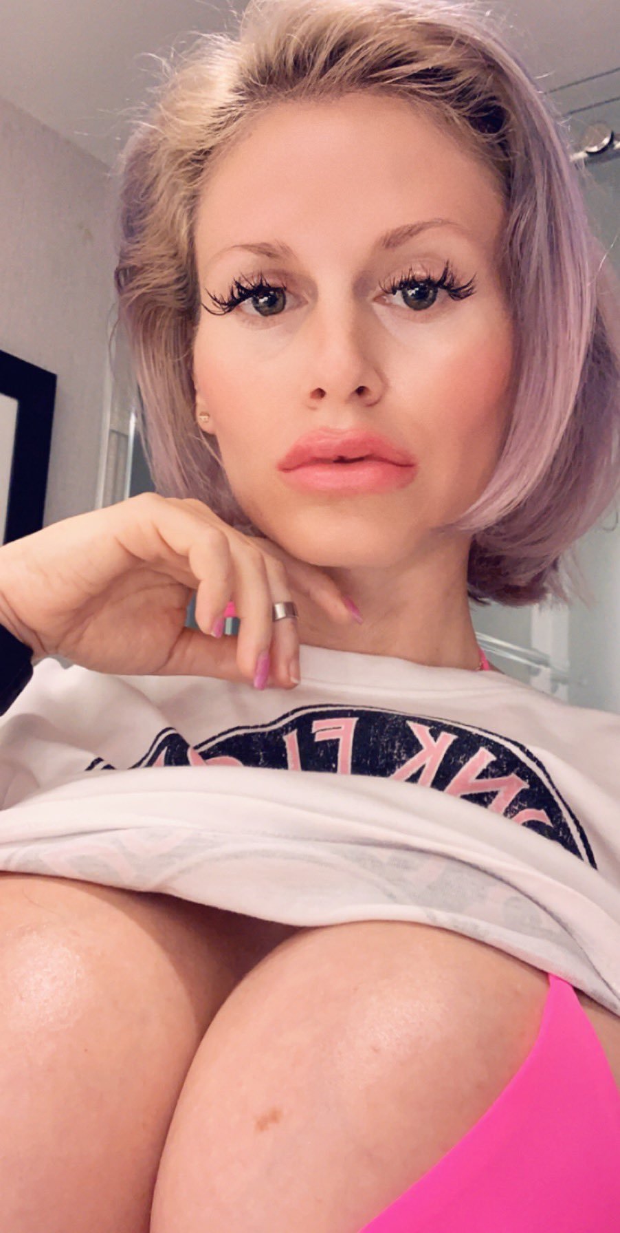 Sasha Akashova actress