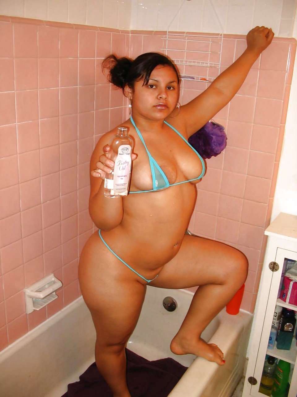 Chubby Latina - 70 porn photo