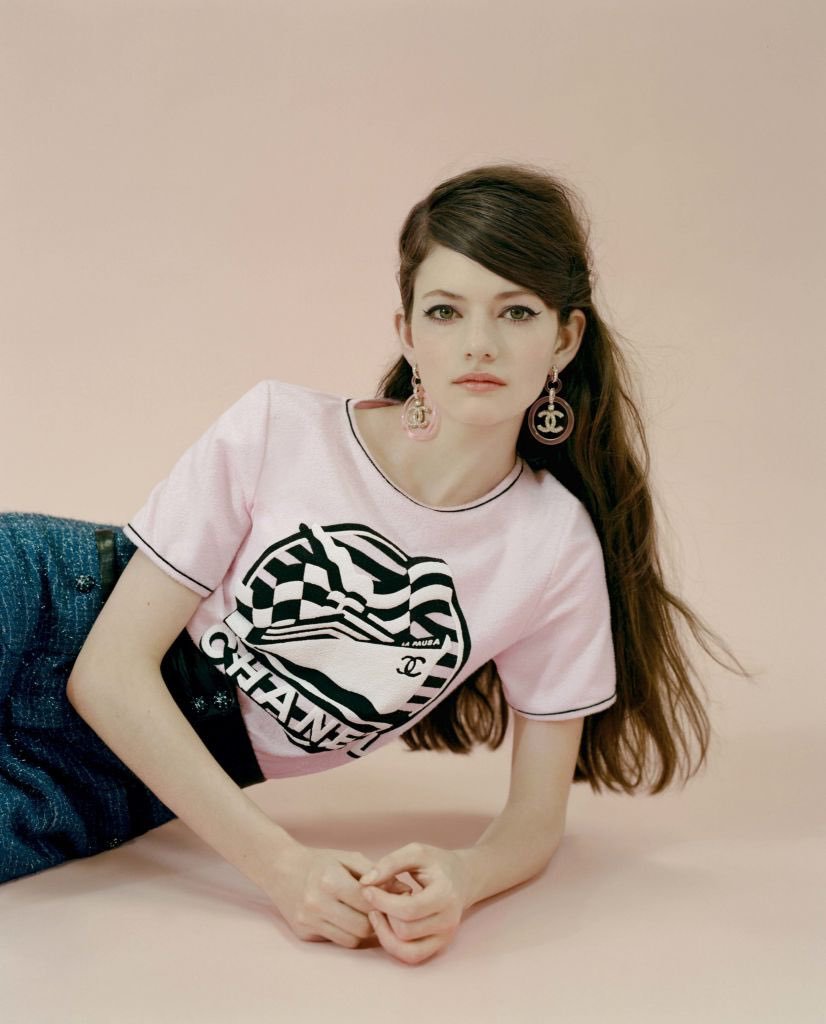 Julia Mackenzie hot photos