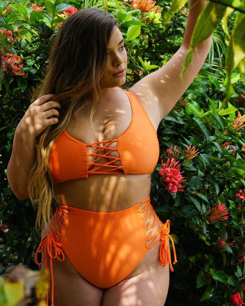 GIOVANNA MENEZES