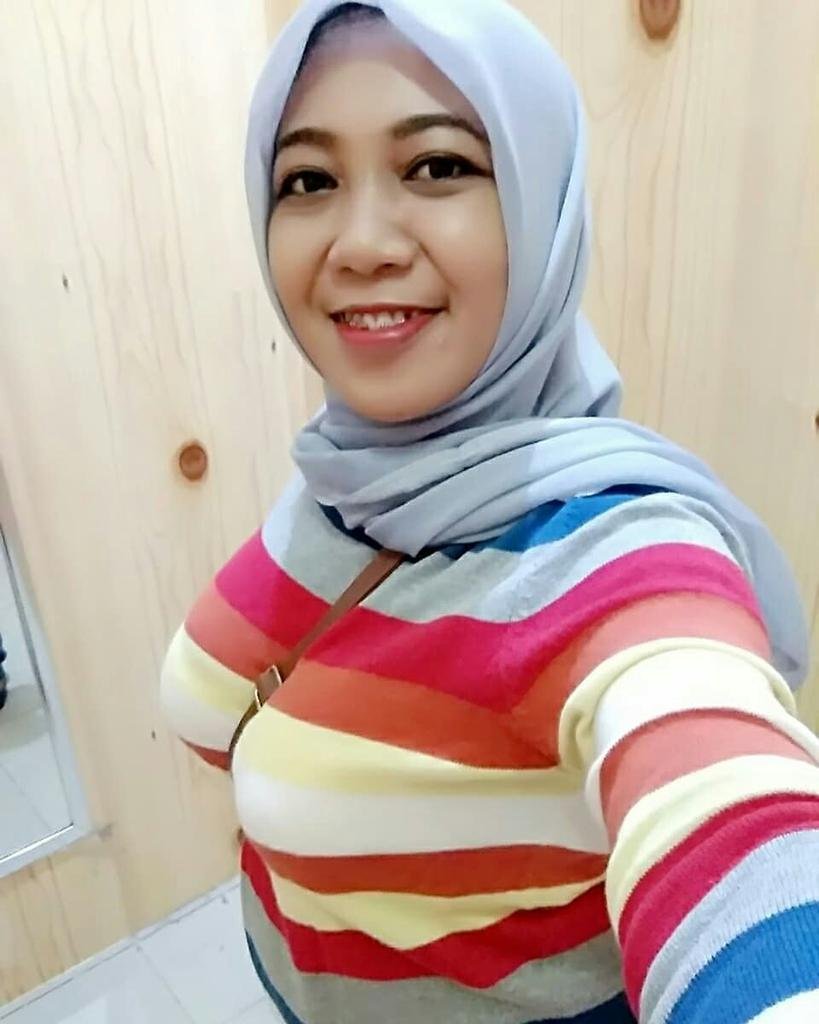 Download Foto Cewek Arab Jilbab Mulutnya di Tutup