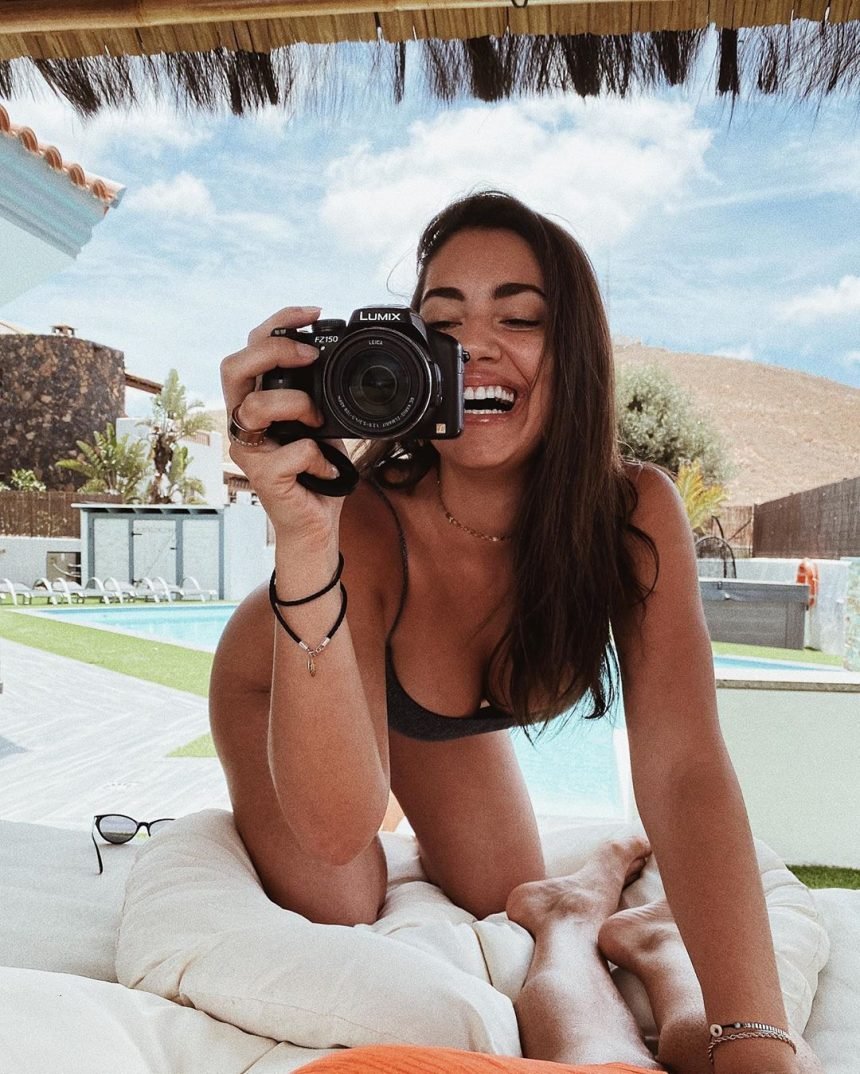 Lauren Blake Toples