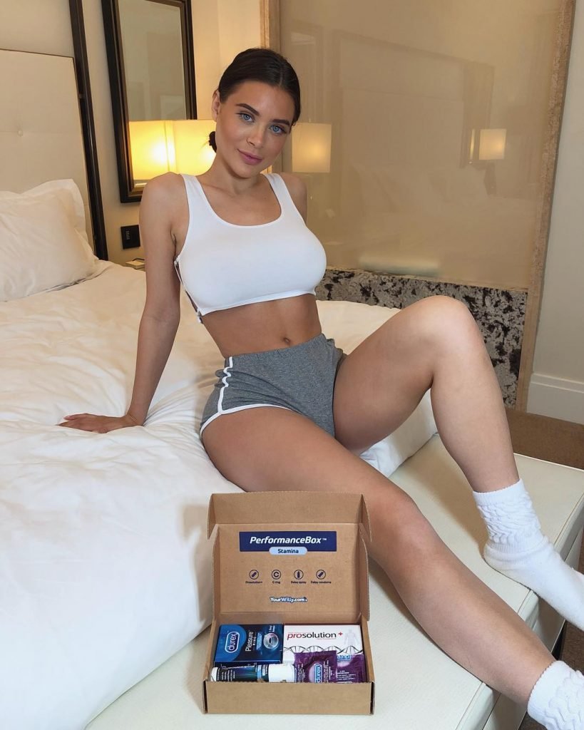 Lana Rhodes