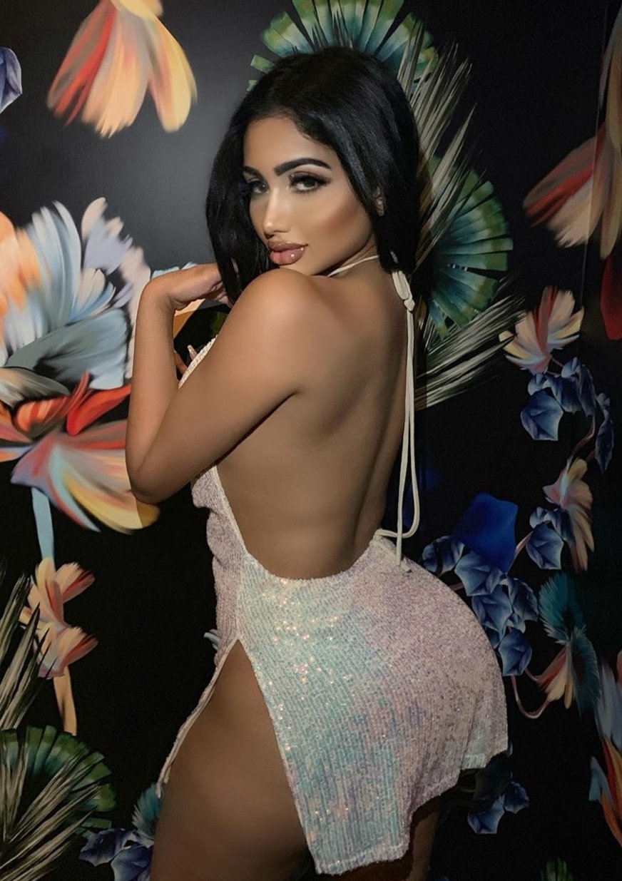 Gul Bahari in bikini