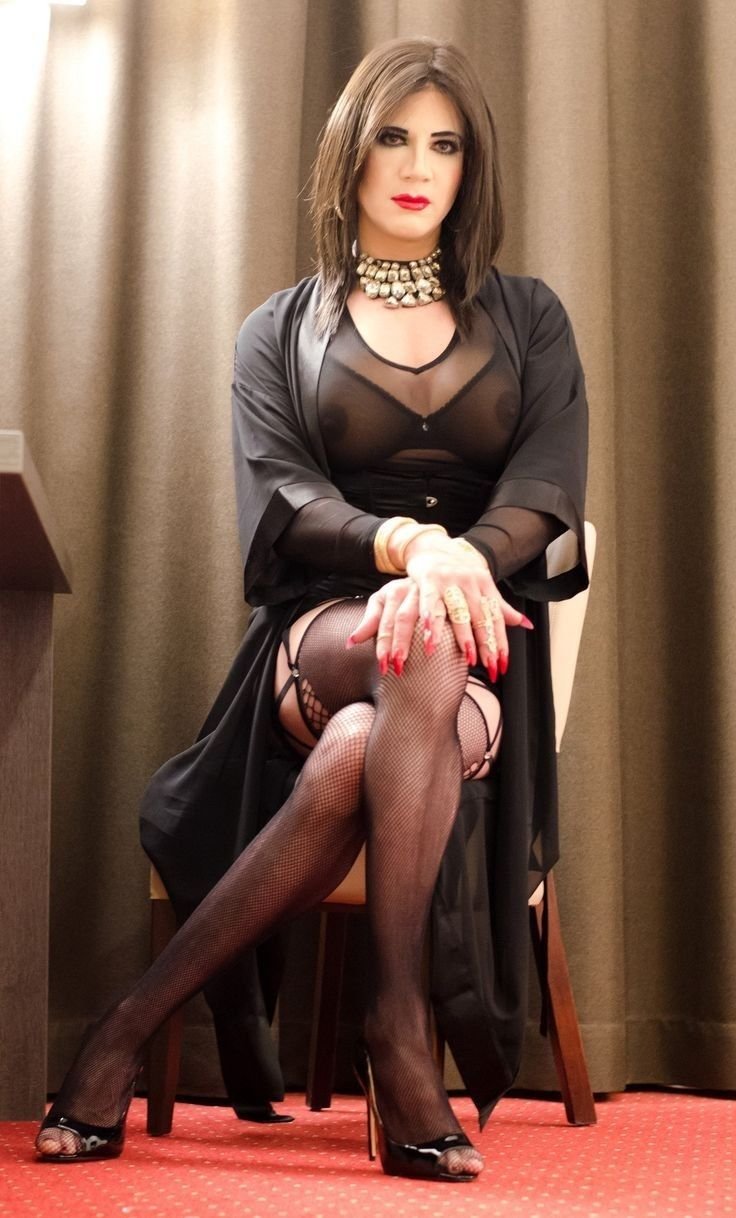 Adult women transvestites